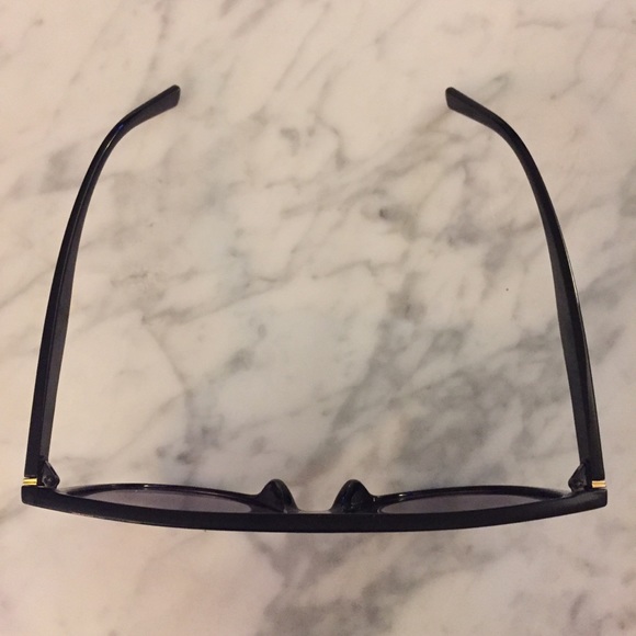 Sunglasses - Picture 3 of 5